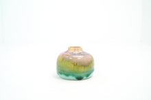 Load image into Gallery viewer, Aura Energy 8 Mini Vase