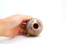 Load image into Gallery viewer, Aura Energy 8 Mini Vase