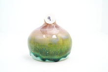 Load image into Gallery viewer, Aura Energy 9 Vase