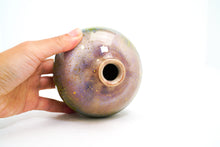 Load image into Gallery viewer, Aura Energy 9 Vase