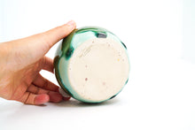 Load image into Gallery viewer, Aura Energy 9 Vase