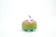 Load image into Gallery viewer, Aura Energy 8 Mini Vase