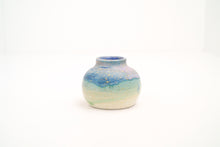 Load image into Gallery viewer, Unicorn Frost 8 Mini Vase