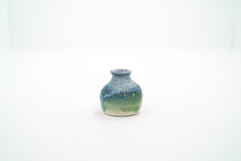 Load image into Gallery viewer, Unicorn Frost 9 Miniature Vase