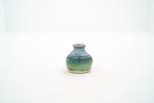 Load image into Gallery viewer, Unicorn Frost 9 Miniature Vase