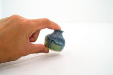 Load image into Gallery viewer, Unicorn Frost 9 Miniature Vase