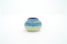 Load image into Gallery viewer, Wesley 7 Small Vase